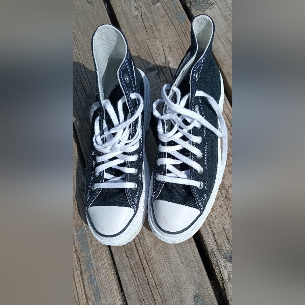 Converse Women's Black and White Platform Sneakers - Picture 3 of 4